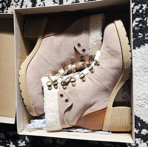 Women's Pink Suede Ankle Boots